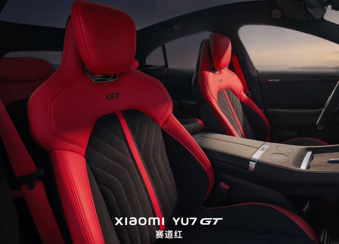 小米YU7 GT赛道红内饰官宣！红黑运动风格拉满 5月底正式发布